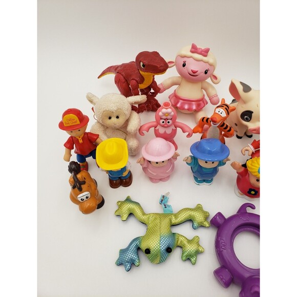 Lot Of Assorted Children's Toys Caillou Paddington Foofa Tigger Lambie 23 Pieces - Picture 3 of 14